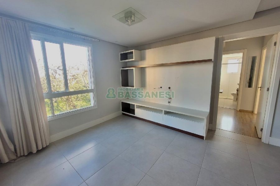 Apartamento com 81m², 2 dormitórios, 2 vagas, no bairro Vila Horn em Caxias do Sul para Comprar
