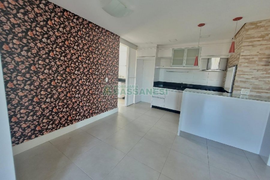 Apartamento com 81m², 2 dormitórios, 2 vagas, no bairro Vila Horn em Caxias do Sul para Comprar