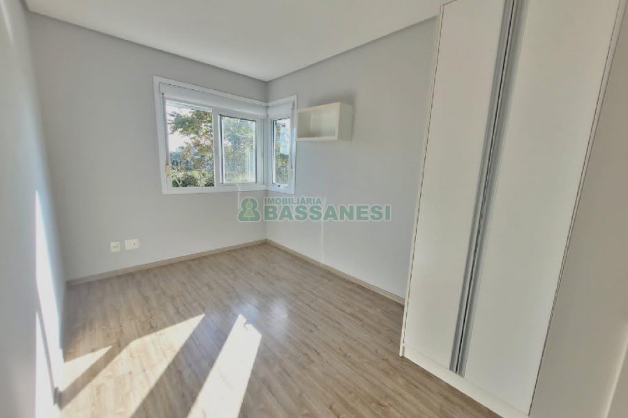 Apartamento com 81m², 2 dormitórios, 2 vagas, no bairro Vila Horn em Caxias do Sul para Comprar