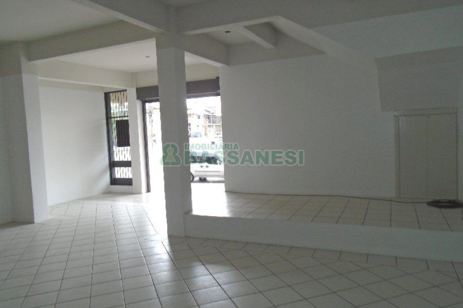 Loja com 250m², no bairro Cruzeiro em Caxias do Sul para Alugar