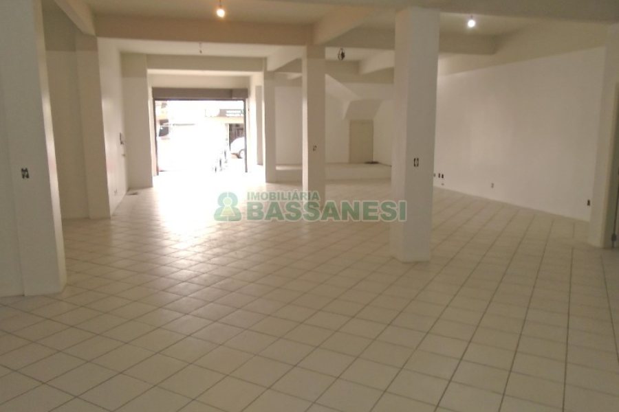 Loja com 250m², no bairro Cruzeiro em Caxias do Sul para Alugar