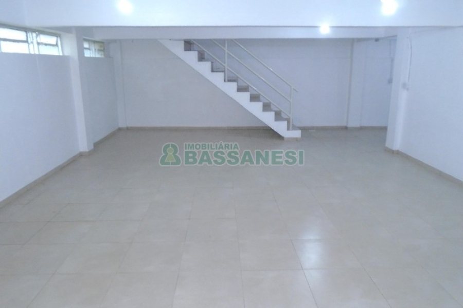Loja com 250m², no bairro Cruzeiro em Caxias do Sul para Alugar