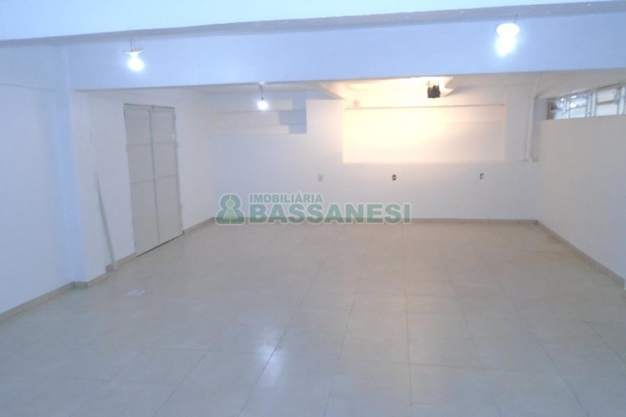 Loja com 250m², no bairro Cruzeiro em Caxias do Sul para Alugar
