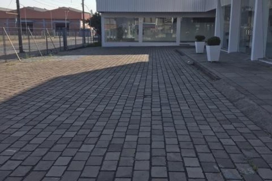 Loja com 3190m², no bairro São José em Caxias do Sul para Comprar