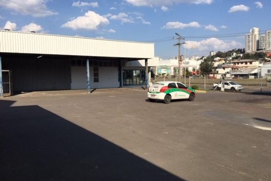 Loja com 3190m², no bairro São José em Caxias do Sul para Comprar