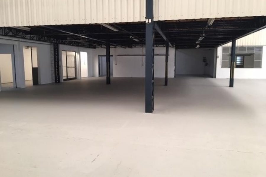 Loja com 3190m², no bairro São José em Caxias do Sul para Comprar