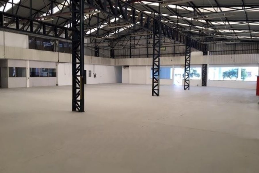 Loja com 3190m², no bairro São José em Caxias do Sul para Comprar