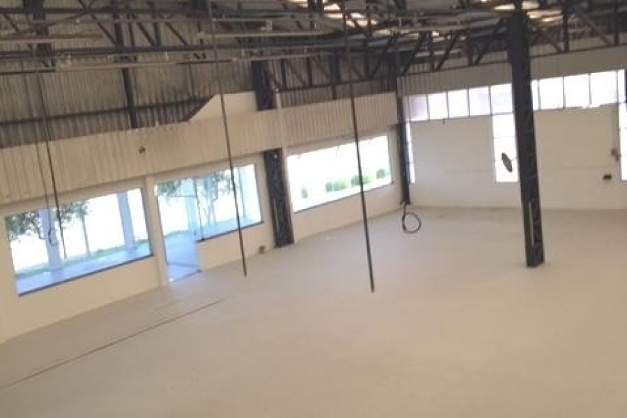 Loja com 3190m², no bairro São José em Caxias do Sul para Comprar