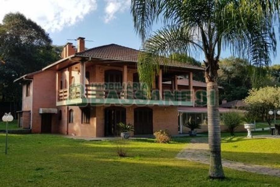 Chácara com 20000m², 8 dormitórios, no bairro Nossa Senhora da Saúde em Caxias do Sul para Alugar ou Comprar