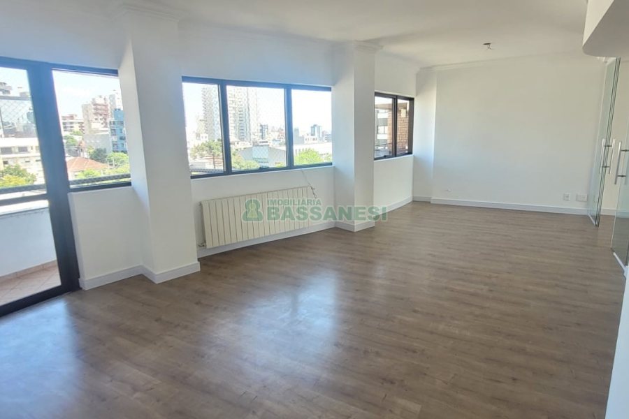Apartamento com 195m², 3 dormitórios, 4 vagas, no bairro Centro em Caxias do Sul para Comprar