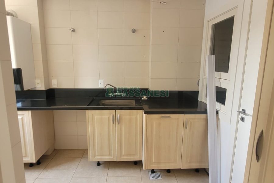 Apartamento com 195m², 3 dormitórios, 4 vagas, no bairro Centro em Caxias do Sul para Comprar