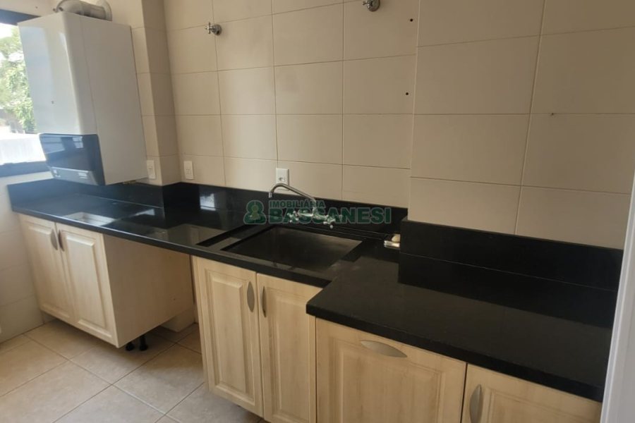 Apartamento com 195m², 3 dormitórios, 4 vagas, no bairro Centro em Caxias do Sul para Comprar
