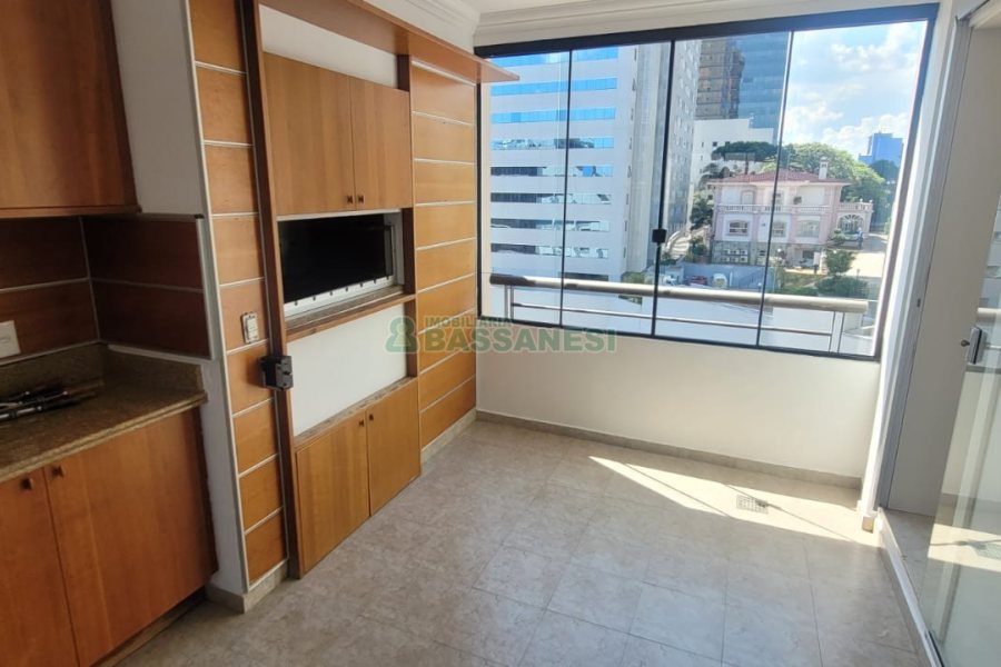 Apartamento com 195m², 3 dormitórios, 4 vagas, no bairro Centro em Caxias do Sul para Comprar