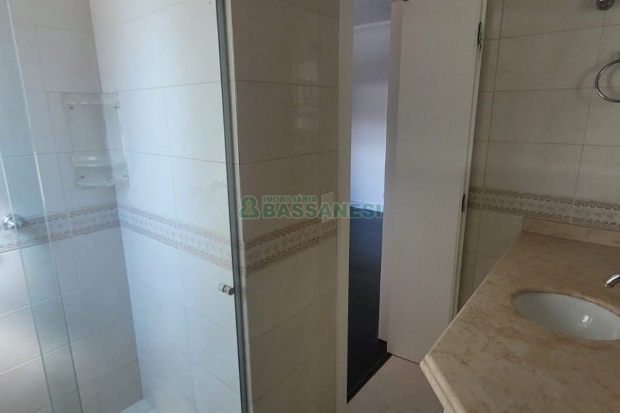 Apartamento com 195m², 3 dormitórios, 4 vagas, no bairro Centro em Caxias do Sul para Comprar