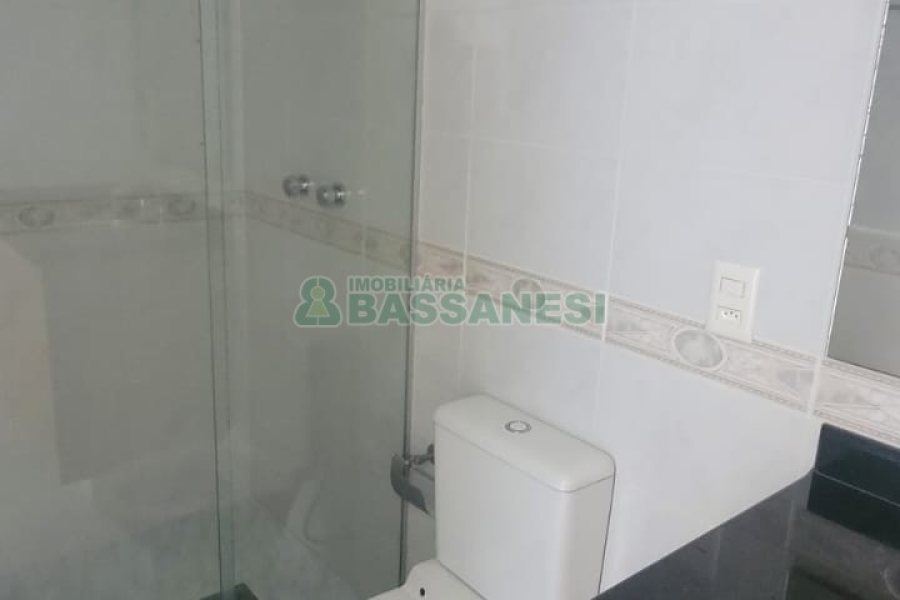 Apartamento com 195m², 3 dormitórios, 4 vagas, no bairro Centro em Caxias do Sul para Comprar