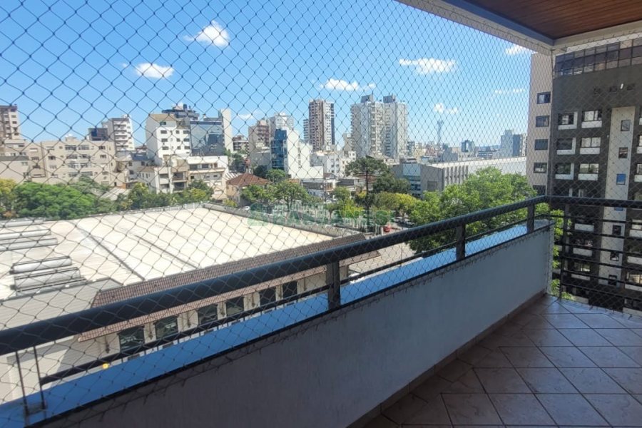 Apartamento com 195m², 3 dormitórios, 4 vagas, no bairro Centro em Caxias do Sul para Comprar