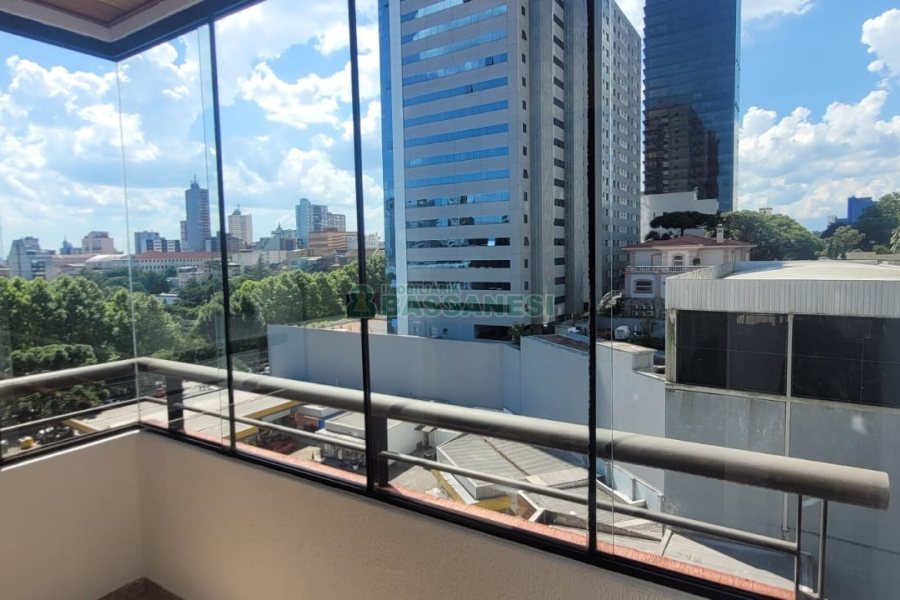 Apartamento com 195m², 3 dormitórios, 4 vagas, no bairro Centro em Caxias do Sul para Comprar