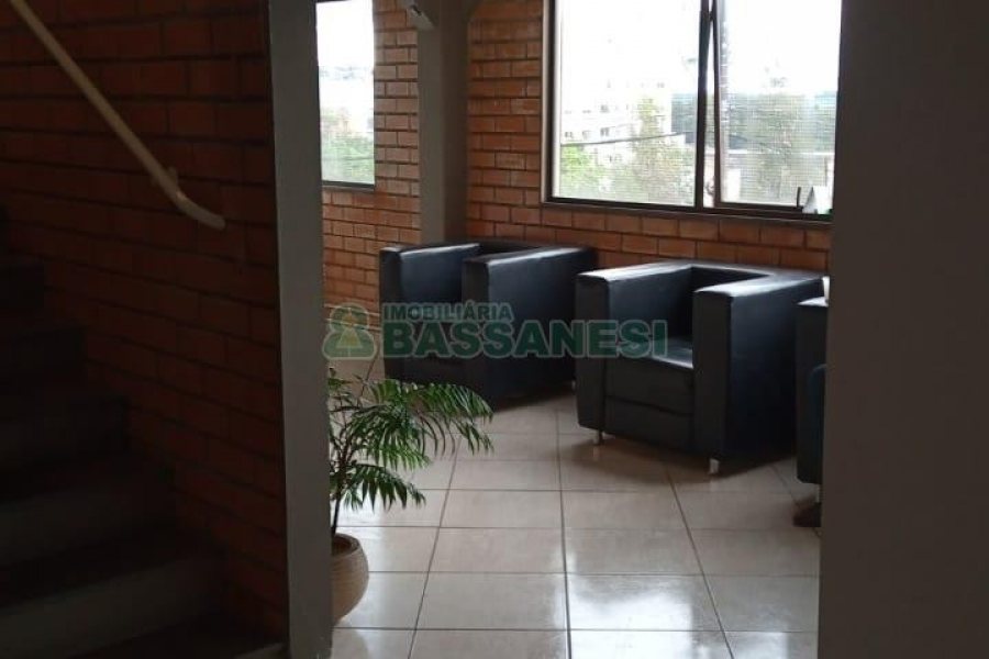 Pavilhão com 1294m², no bairro Cinqüentenário em Caxias do Sul para Alugar