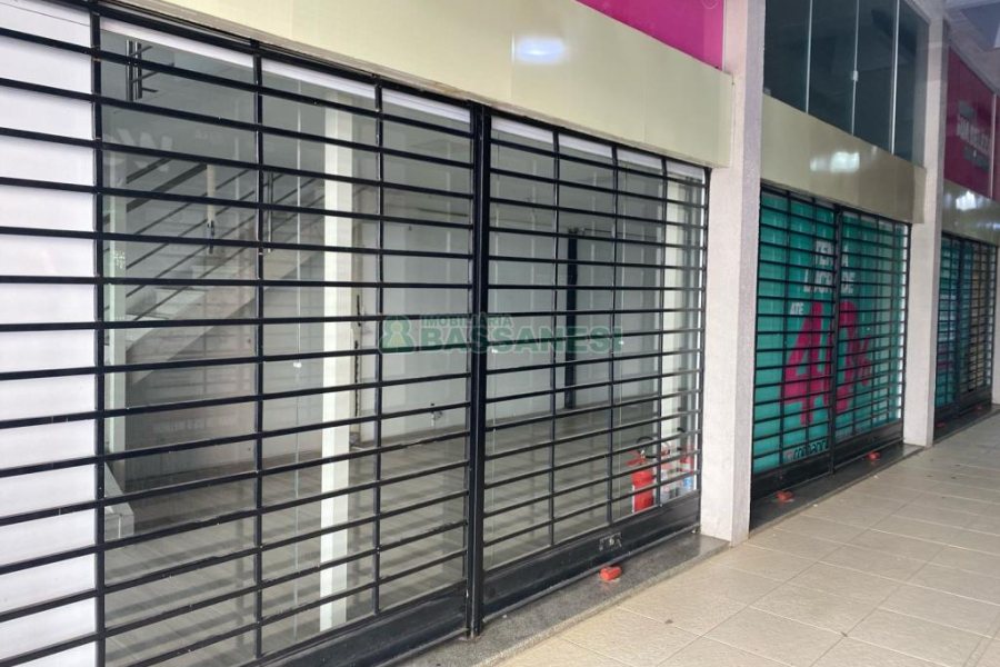 Loja com 100m², no bairro São Pelegrino em Caxias do Sul para Alugar