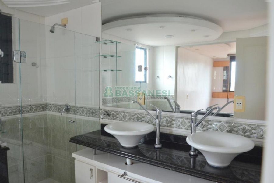 Apto Mobiliado com 240m², 3 dormitórios, 2 vagas, no bairro Jardim América em Caxias do Sul para Alugar