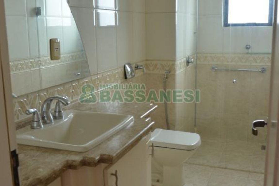 Apto Mobiliado com 240m², 3 dormitórios, 2 vagas, no bairro Jardim América em Caxias do Sul para Alugar