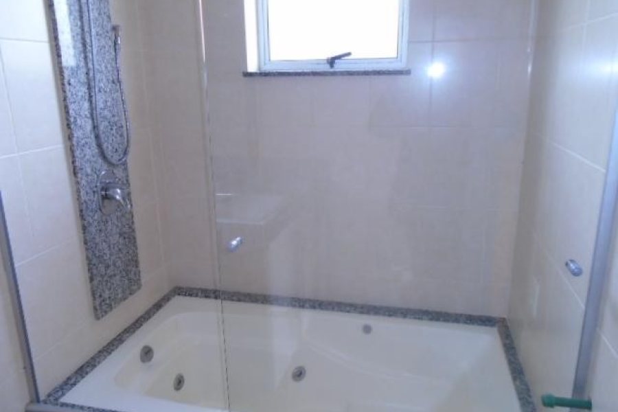 Apartamento com 113m², 3 dormitórios, 2 vagas, no bairro Santa Catarina em Caxias do Sul para Comprar