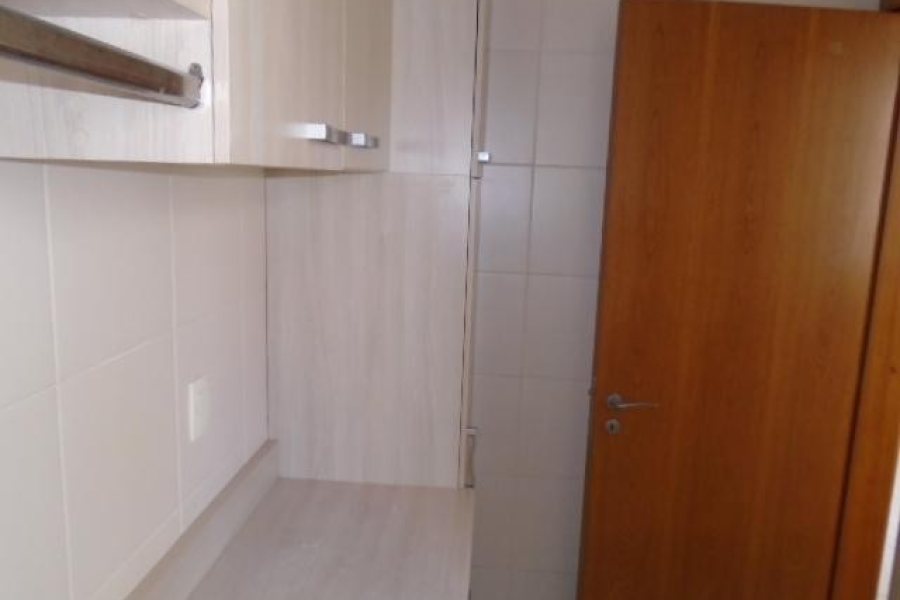 Apartamento com 113m², 3 dormitórios, 2 vagas, no bairro Santa Catarina em Caxias do Sul para Comprar