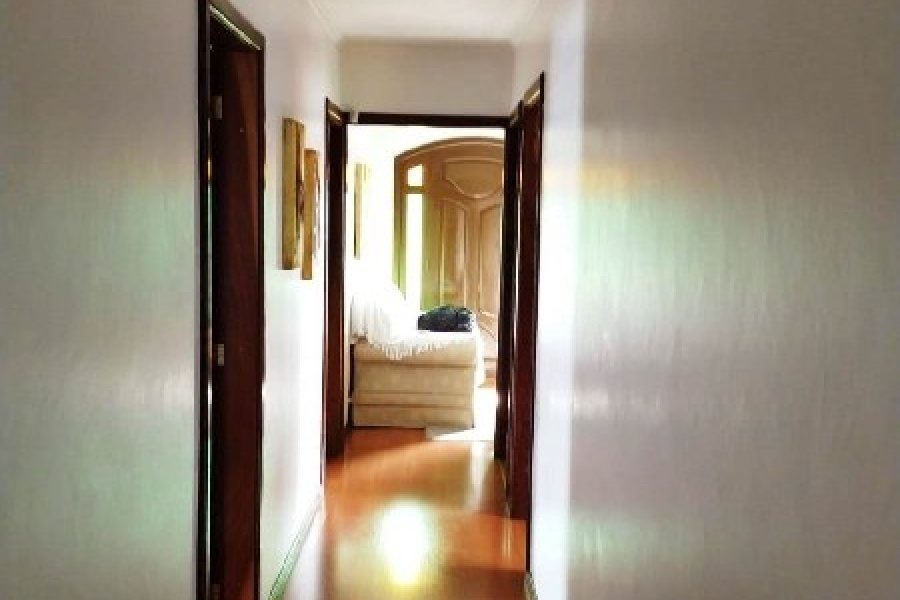 Casa com 200m², 3 dormitórios, 3 vagas, no bairro Madureira em Caxias do Sul para Comprar