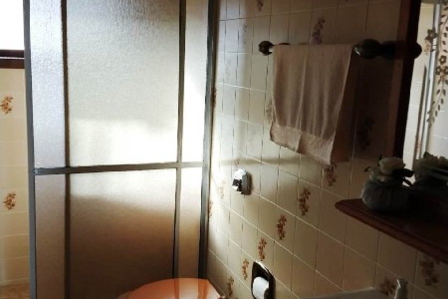 Casa com 200m², 3 dormitórios, 3 vagas, no bairro Madureira em Caxias do Sul para Comprar