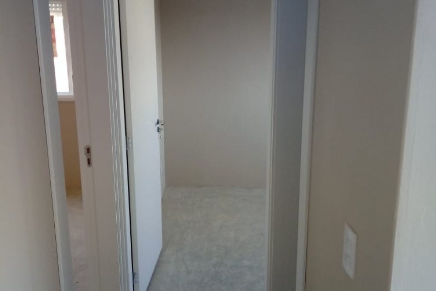 Apartamento com 59m², 2 dormitórios, 1 vaga, no bairro Interlagos em Caxias do Sul para Comprar