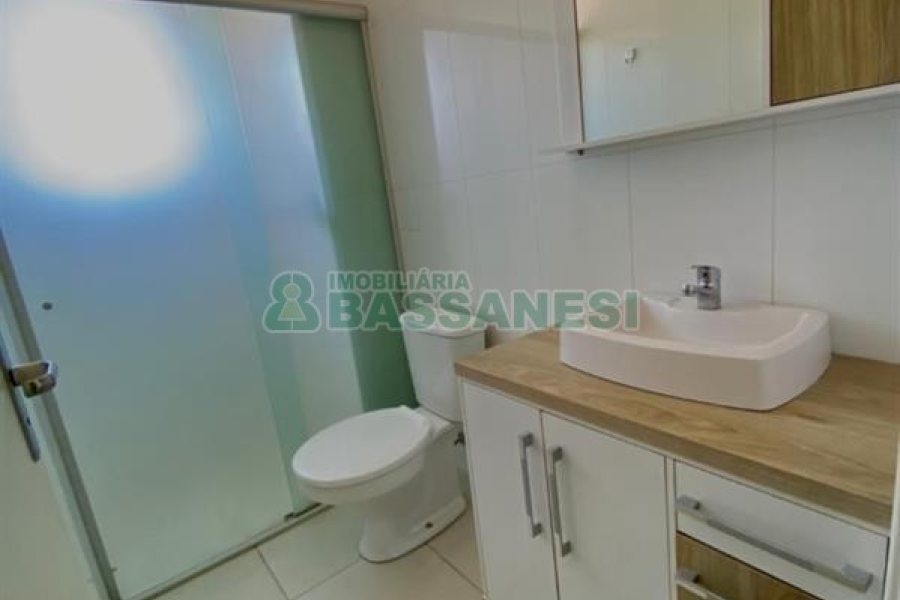 Apartamento com 82m², 3 dormitórios, 2 vagas, no bairro Esplanada em Caxias do Sul para Alugar ou Comprar
