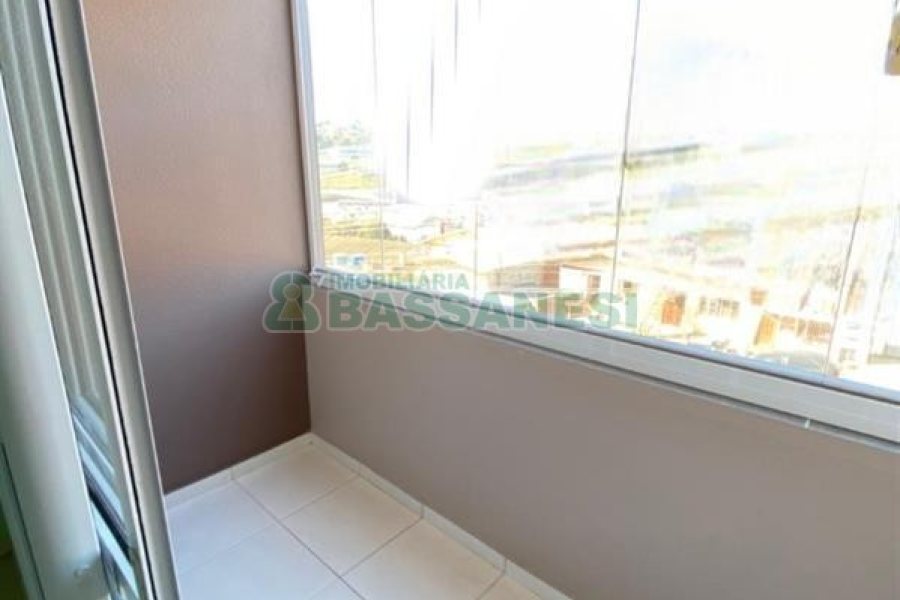 Apartamento com 82m², 3 dormitórios, 2 vagas, no bairro Esplanada em Caxias do Sul para Alugar ou Comprar