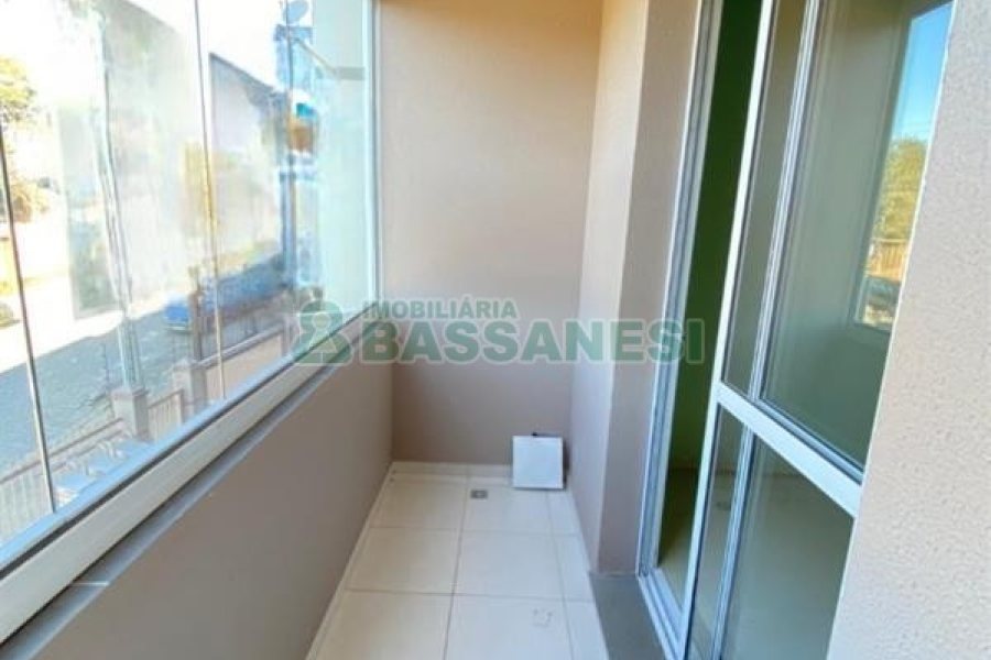 Apartamento com 82m², 3 dormitórios, 2 vagas, no bairro Esplanada em Caxias do Sul para Alugar ou Comprar