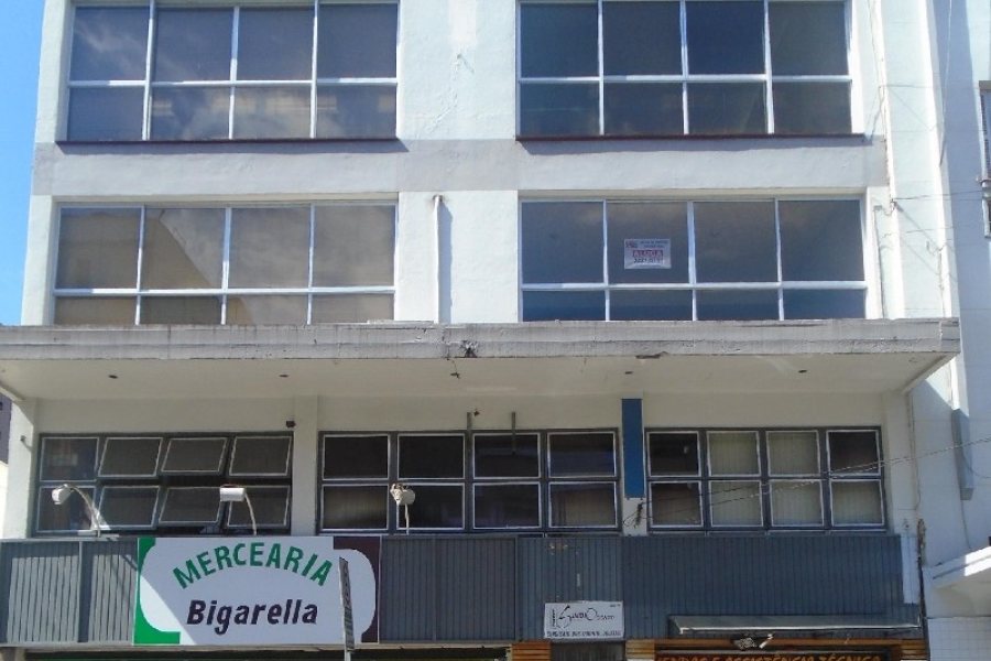 Sala com 55m², no bairro Centro em Caxias do Sul para Alugar