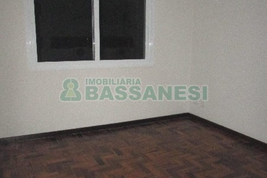 Apartamento com 59m², 2 dormitórios, 1 vaga, no bairro São Pelegrino em Caxias do Sul para Alugar