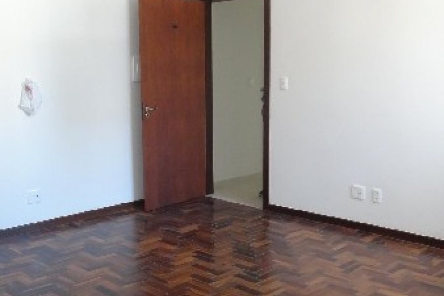 Apartamento com 40m², 1 dormitório, 1 vaga, no bairro São Pelegrino em Caxias do Sul para Alugar