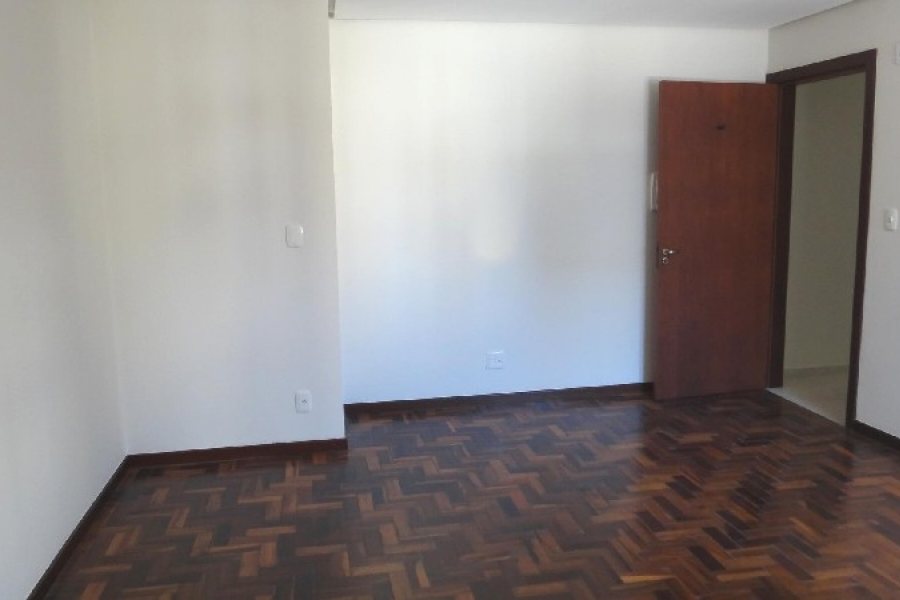 Apartamento com 40m², 1 dormitório, 1 vaga, no bairro São Pelegrino em Caxias do Sul para Alugar