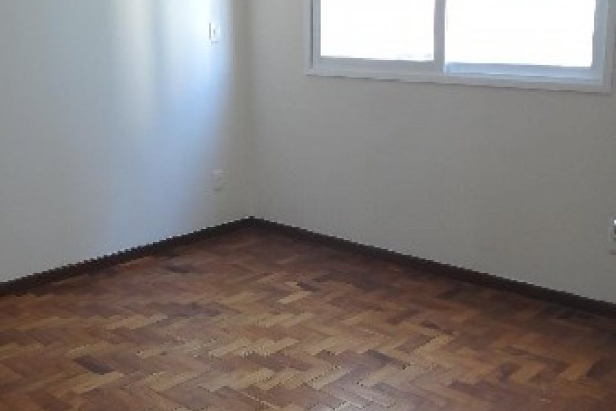 Apartamento com 61m², 2 dormitórios, 1 vaga, no bairro São Pelegrino em Caxias do Sul para Alugar