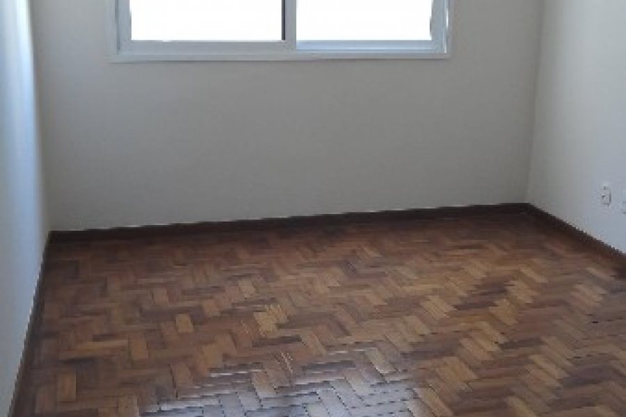 Apartamento com 61m², 2 dormitórios, 1 vaga, no bairro São Pelegrino em Caxias do Sul para Alugar