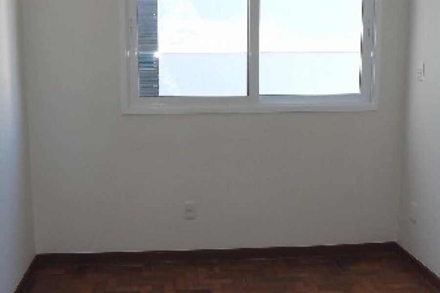 Apartamento com 61m², 2 dormitórios, 1 vaga, no bairro São Pelegrino em Caxias do Sul para Alugar