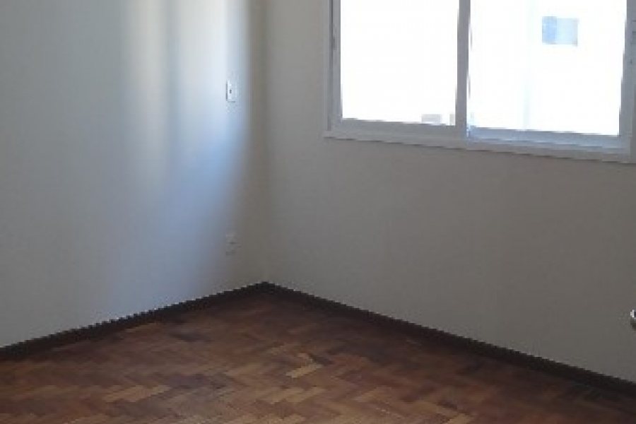Apartamento com 61m², 2 dormitórios, 1 vaga, no bairro São Pelegrino em Caxias do Sul para Alugar