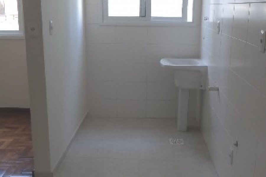 Apartamento com 61m², 2 dormitórios, 1 vaga, no bairro São Pelegrino em Caxias do Sul para Alugar