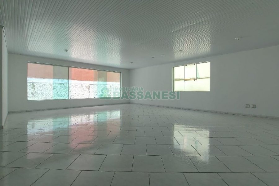 Sala com 88m², no bairro Centro em Caxias do Sul para Alugar