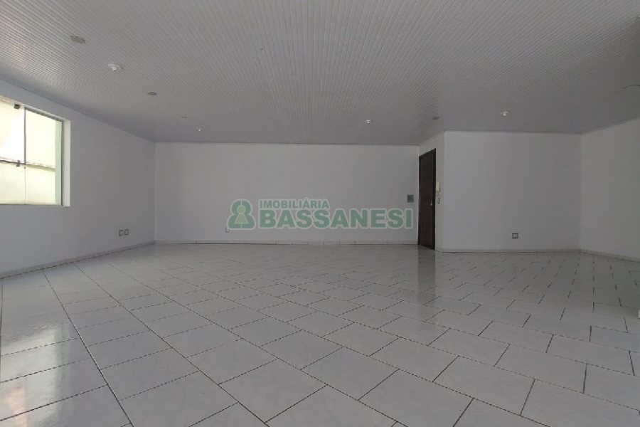 Sala com 88m², no bairro Centro em Caxias do Sul para Alugar
