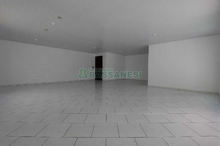 Sala com 88m², no bairro Centro em Caxias do Sul para Alugar