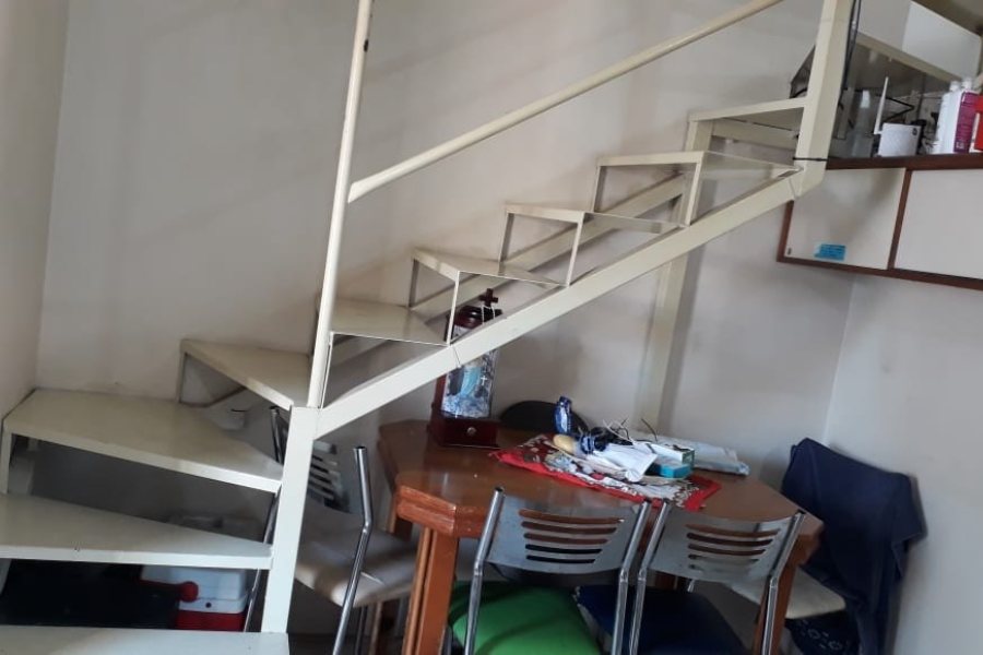 Sobrado com 44m², 2 dormitórios, no bairro Centenário em Caxias do Sul para Comprar