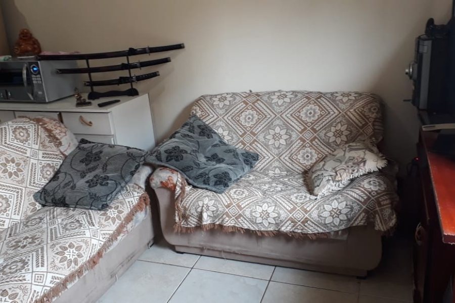 Sobrado com 44m², 2 dormitórios, no bairro Centenário em Caxias do Sul para Comprar