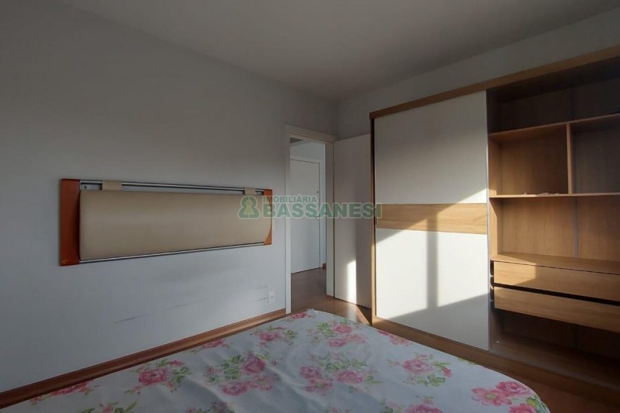 Apto Mobiliado com 34m², 1 dormitório, 1 vaga, no bairro Petrópolis em Caxias do Sul para Alugar