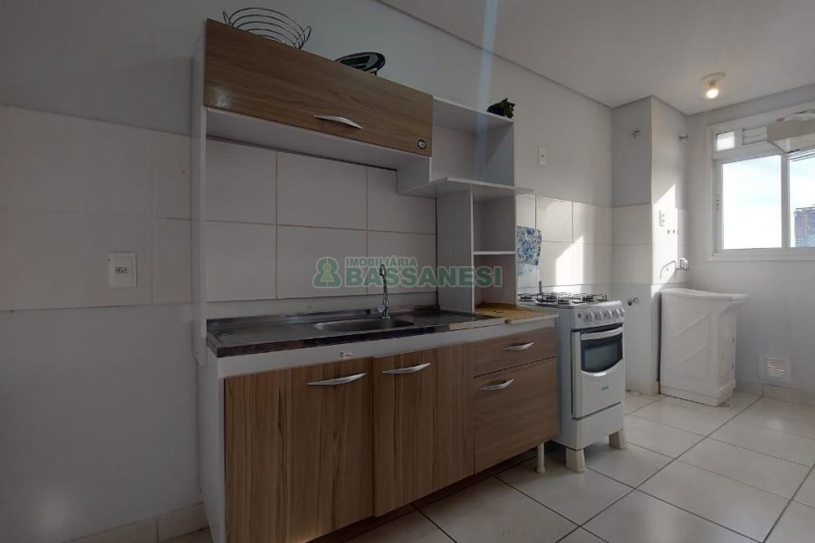 Apto Mobiliado com 34m², 1 dormitório, 1 vaga, no bairro Petrópolis em Caxias do Sul para Alugar