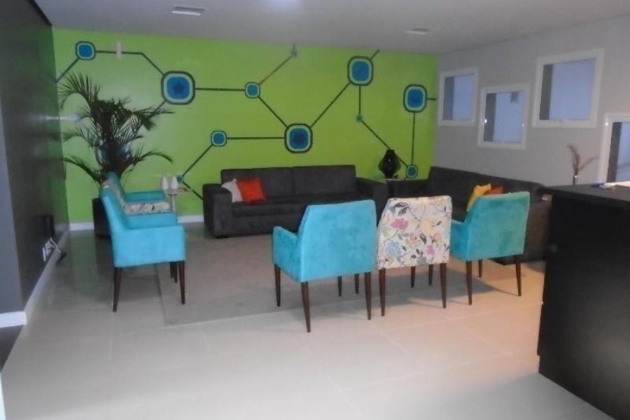 Apto Mobiliado com 34m², 1 dormitório, 1 vaga, no bairro Petrópolis em Caxias do Sul para Alugar